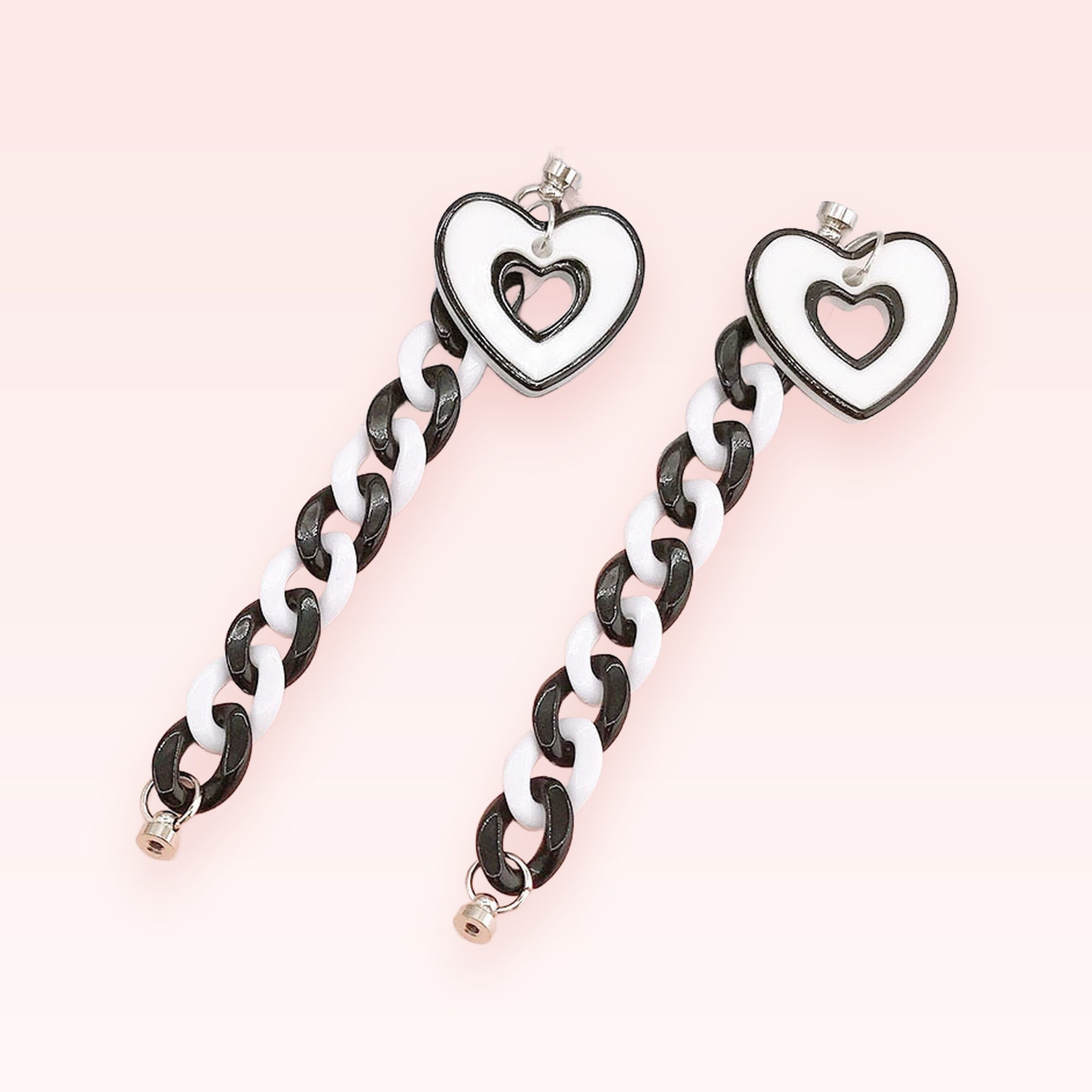 Aesthetic Black & White Heart Chain Phone Charm | Y2K Acrylic Strap Lanyard