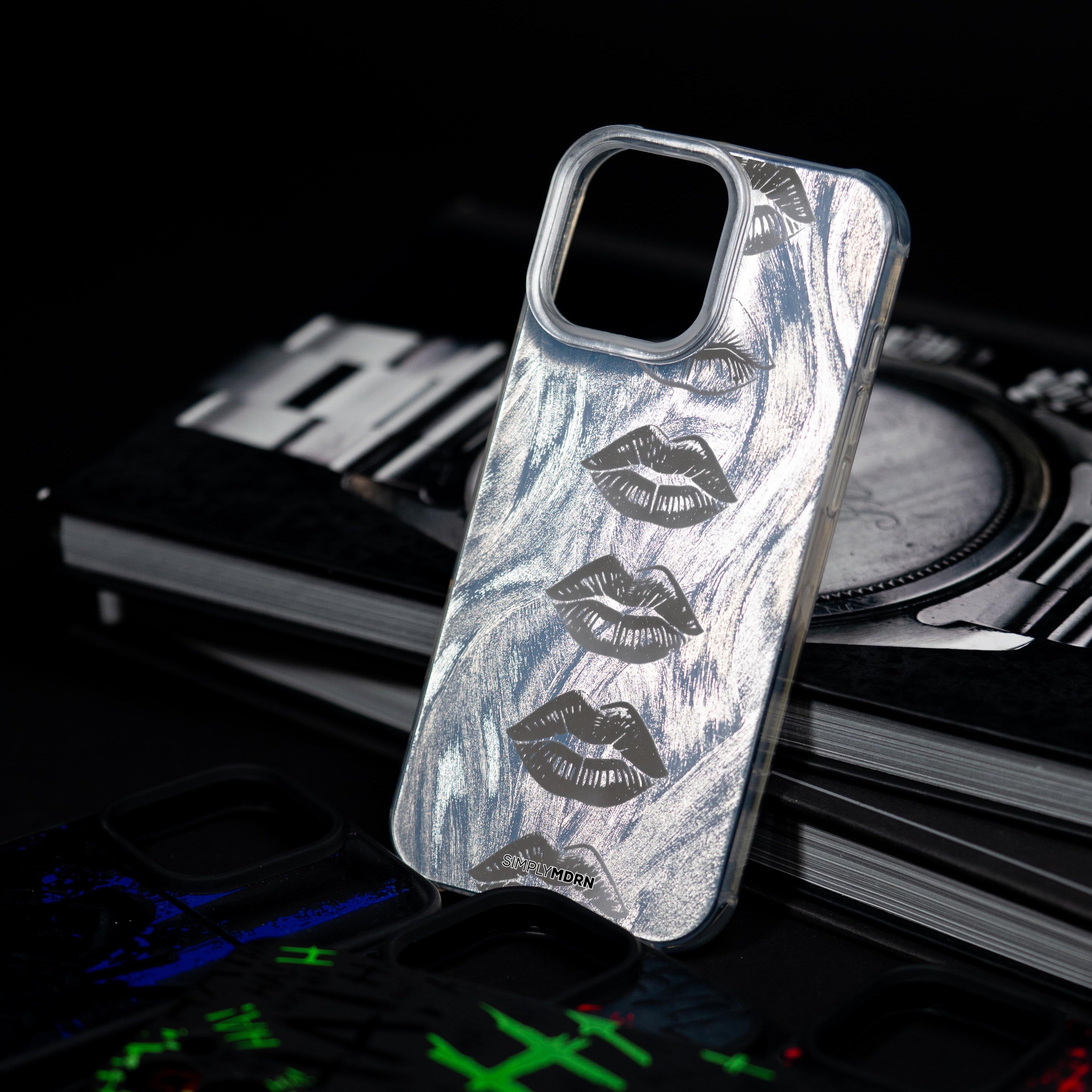 STEEL KISS [LUXE]