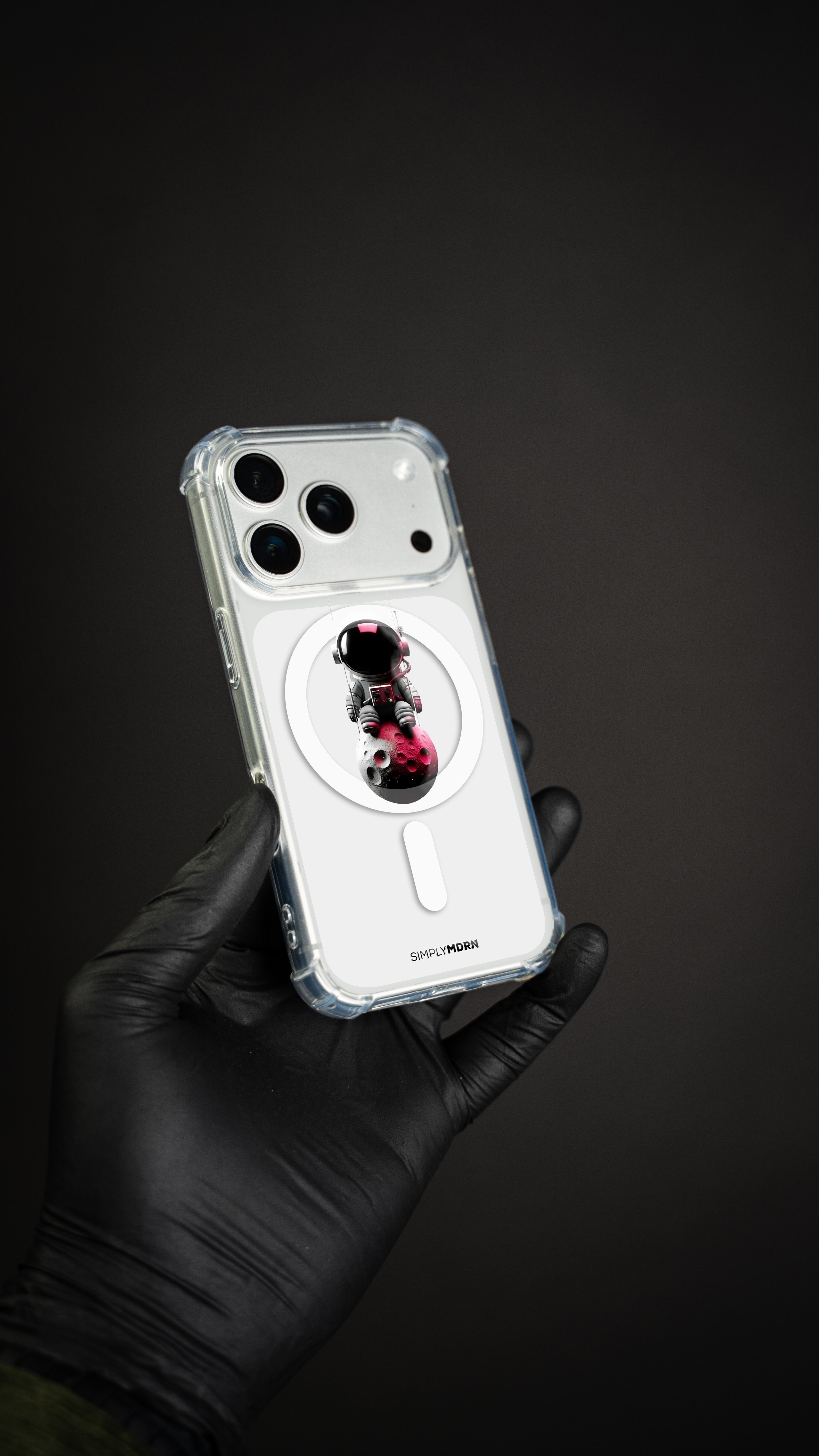 MOON SWING ASTRONAUT [CLEAR MAGSAFE]