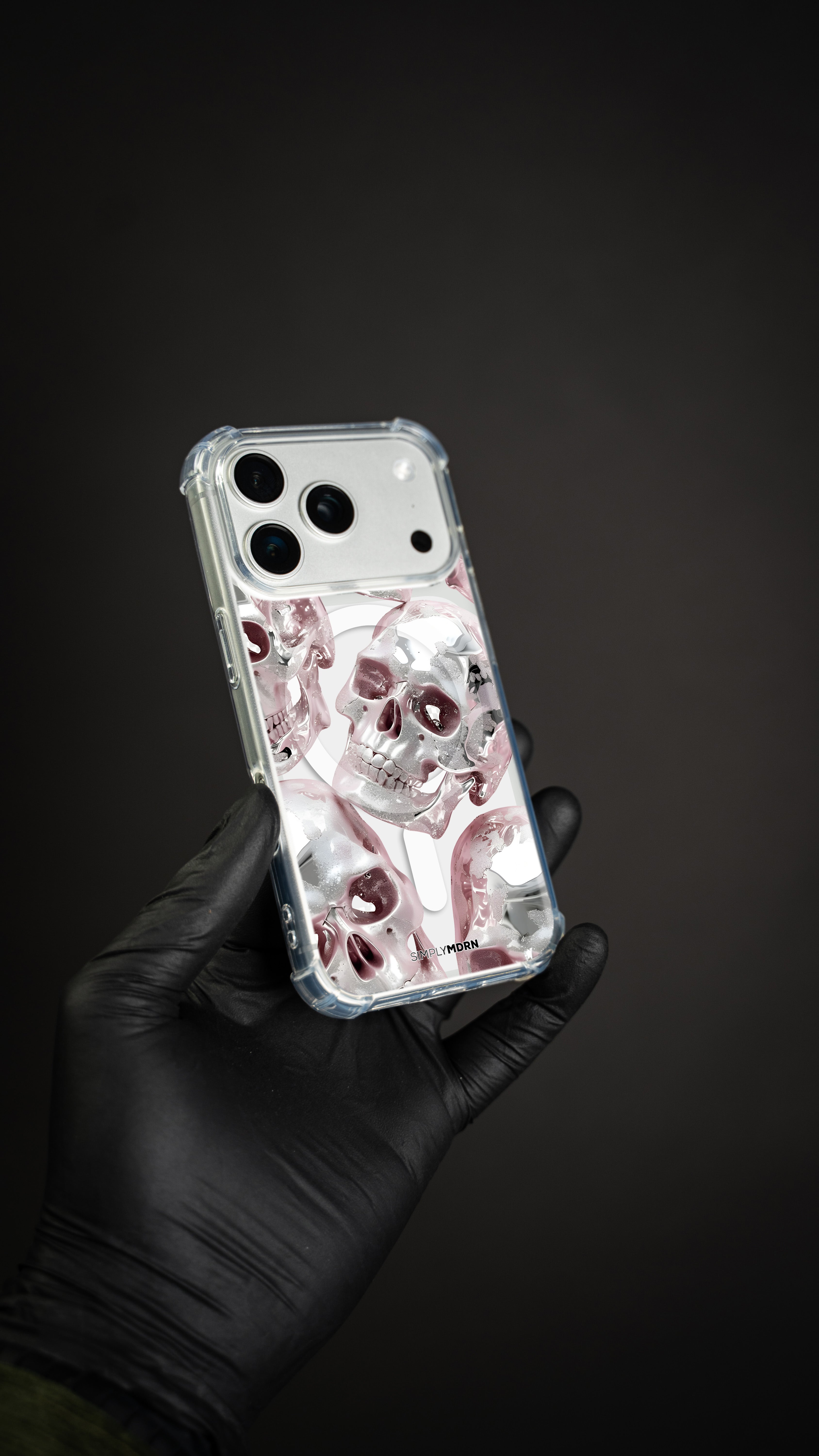 PINK CHROME SKULLS [CLEAR MAGSAFE]