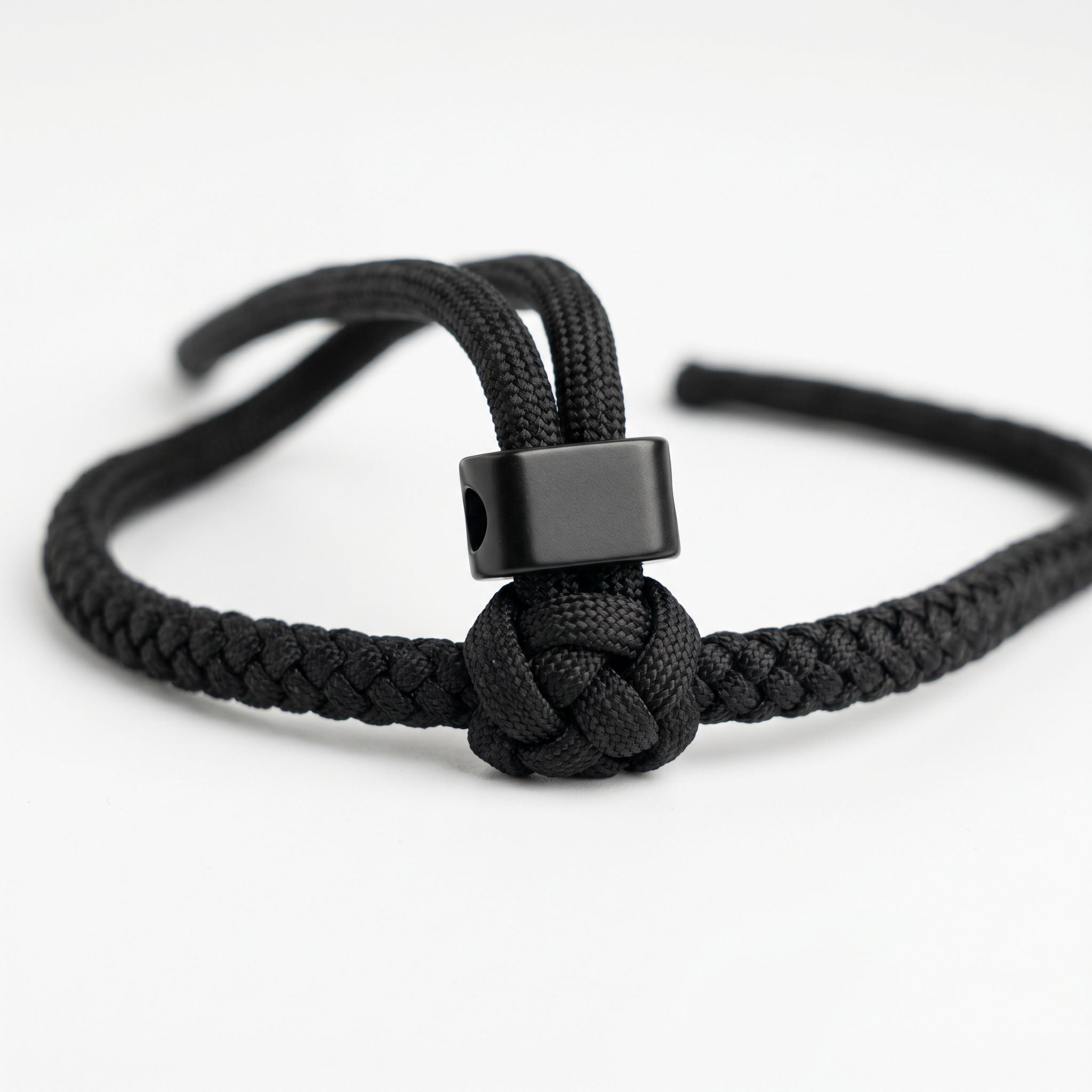 Survival Paracord Wrist Lanyard — Charcoal — Feature