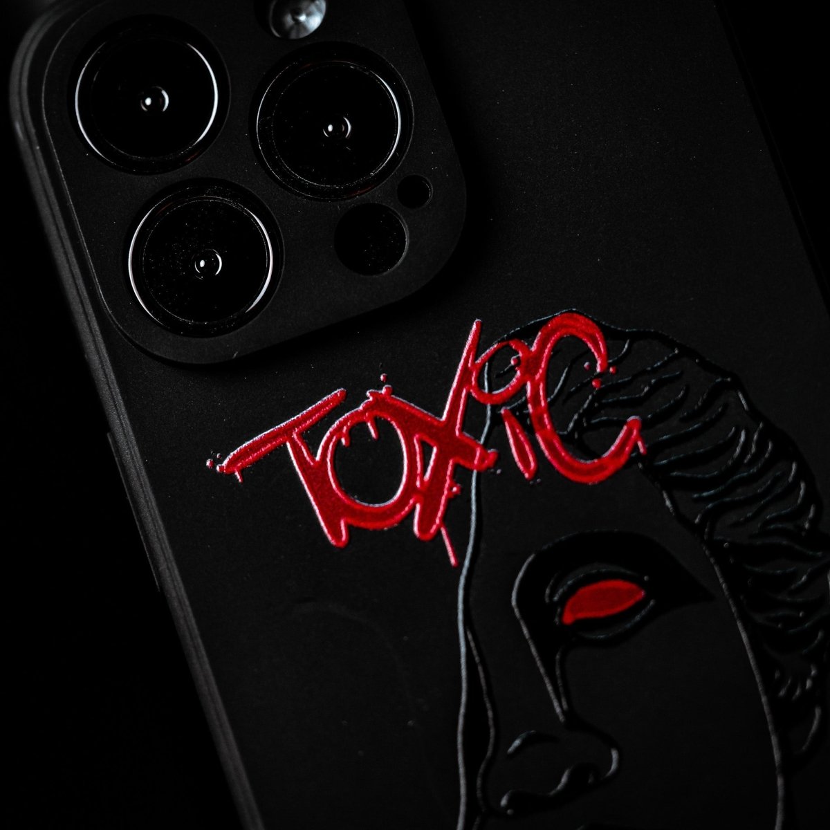 TOXIC LOVE Slim iPhone Case