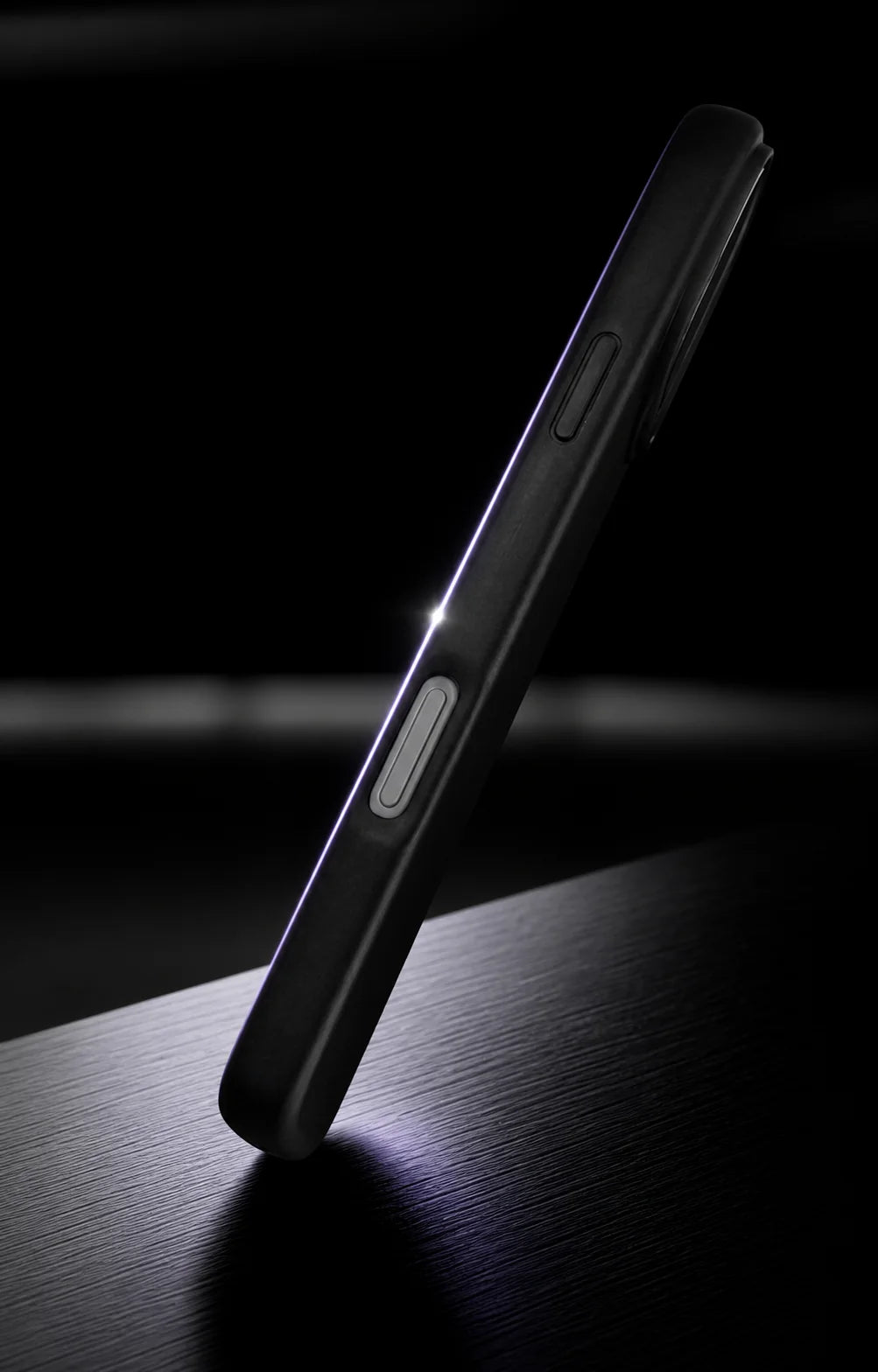 Close side profile of the 2 mm JOKSTER PURPLE case
